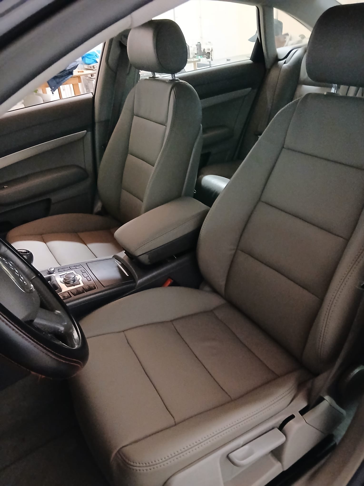 Interior automóvel completo restaurado