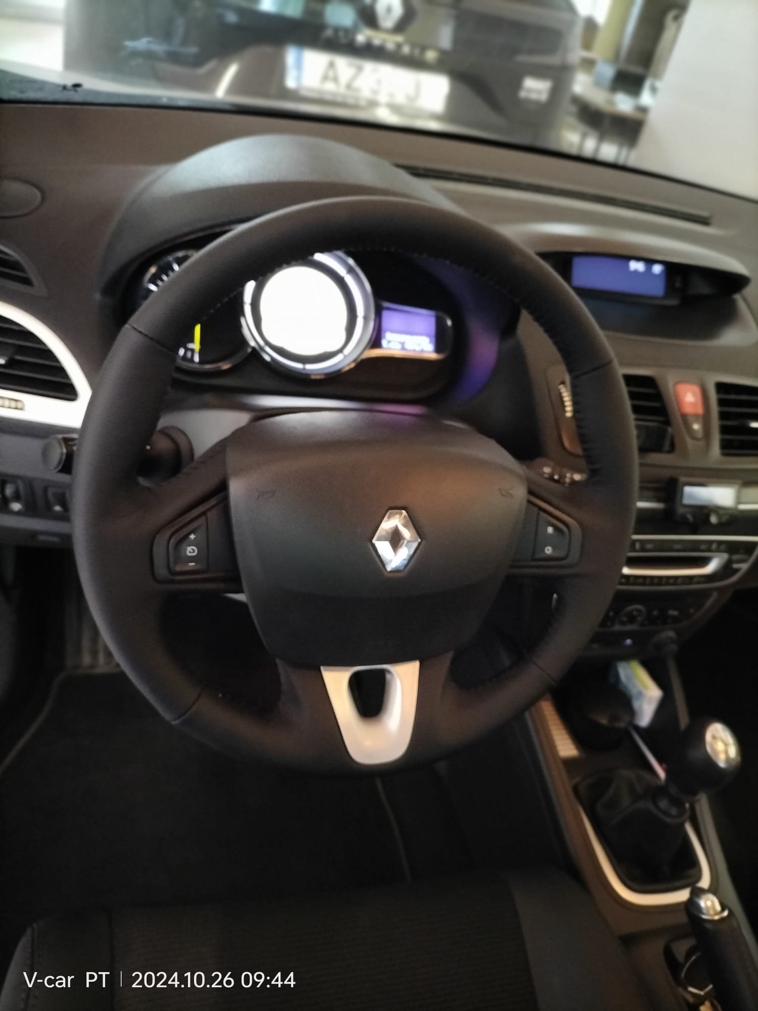 Volante automóvel revestido a pele